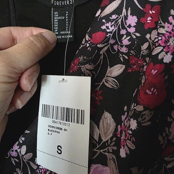 Forever 21 Black/Pink Floral V-Neck Faux Wrap Puffy Sleeve Dress Sz. Small - Picture 8 of 10